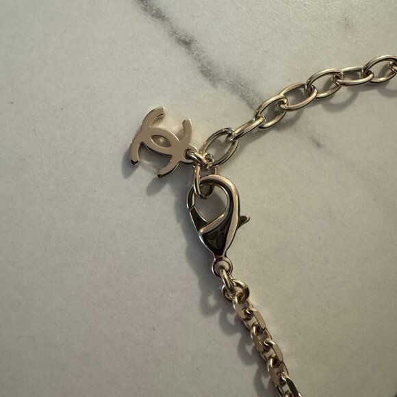 Authentic Chanel CC Floral & Pearl Necklace - Picture 4 of 10